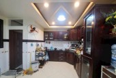 Bán nhà 3 tầng BTCT 62.3m2 TẶNG NỘI THẤT, đường Nguyễn Văn Quá, giá chỉ 4.550 tỷ